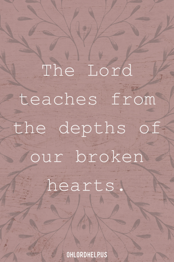 God reveals idols in our hearts that keep us from being able to draw near to Him. This stripping process can be painful, but the outcome is beautiful. Women of Faith | Spiritual Growth | Scripture Study | Christian Mentoring | Daily Devotional #devotional #scripture #broken #beautiful #idols #pain 